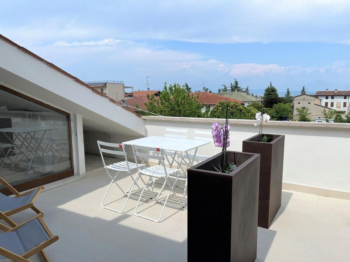 Attico Lilium Daire Peschiera del Garda Dış mekan fotoğraf