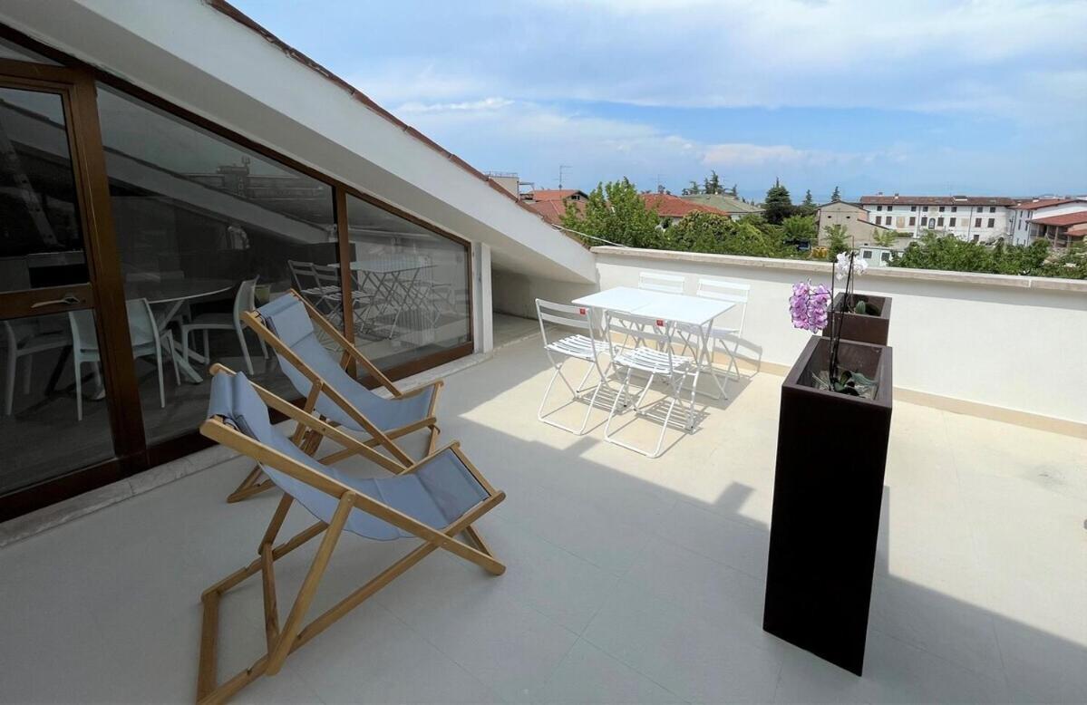 Attico Lilium Daire Peschiera del Garda Dış mekan fotoğraf