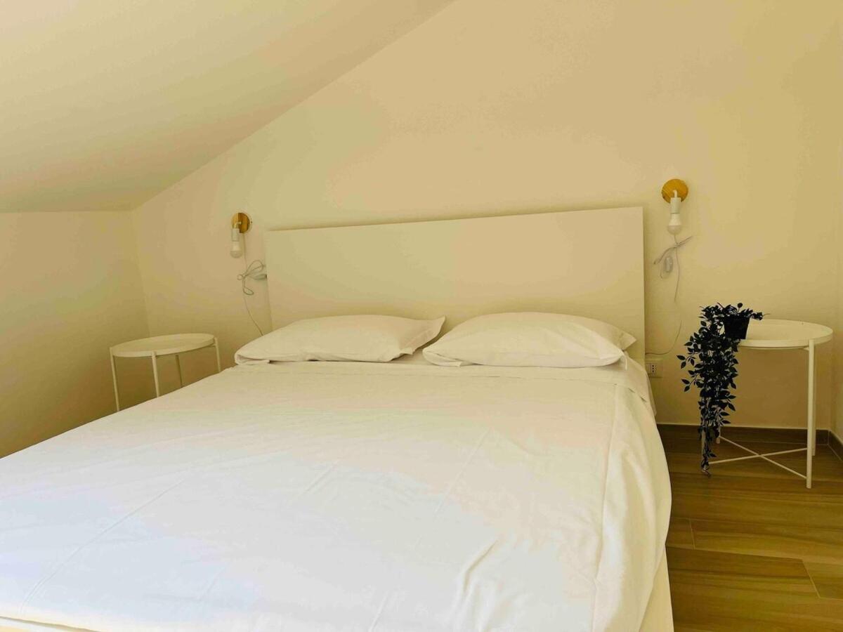 Attico Lilium Daire Peschiera del Garda Dış mekan fotoğraf