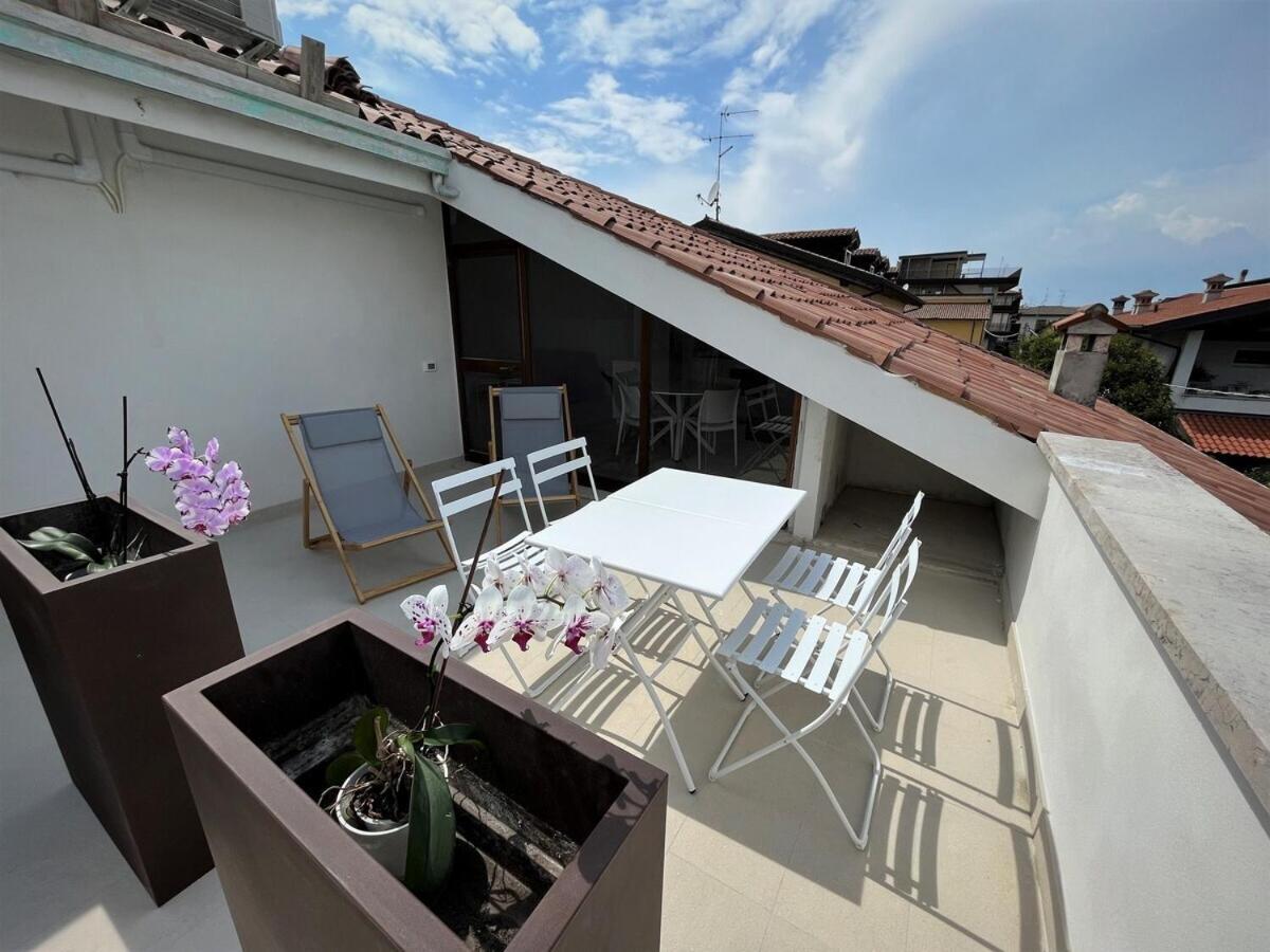 Attico Lilium Daire Peschiera del Garda Dış mekan fotoğraf